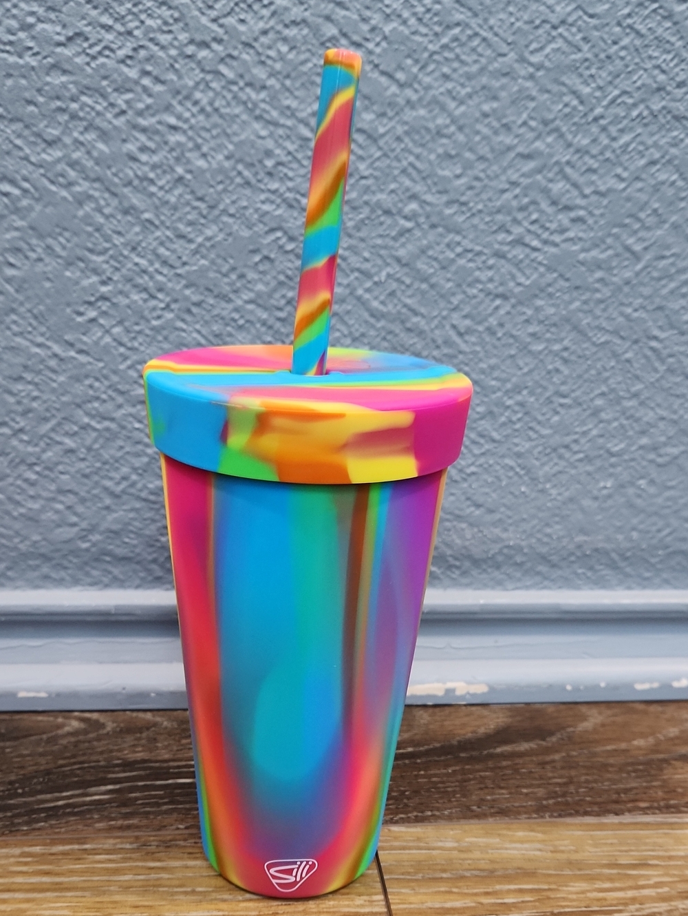 NWOT Silipint 22 oz Straw Tumbler Hippie Hops Blue Pink Yellow Green Orange